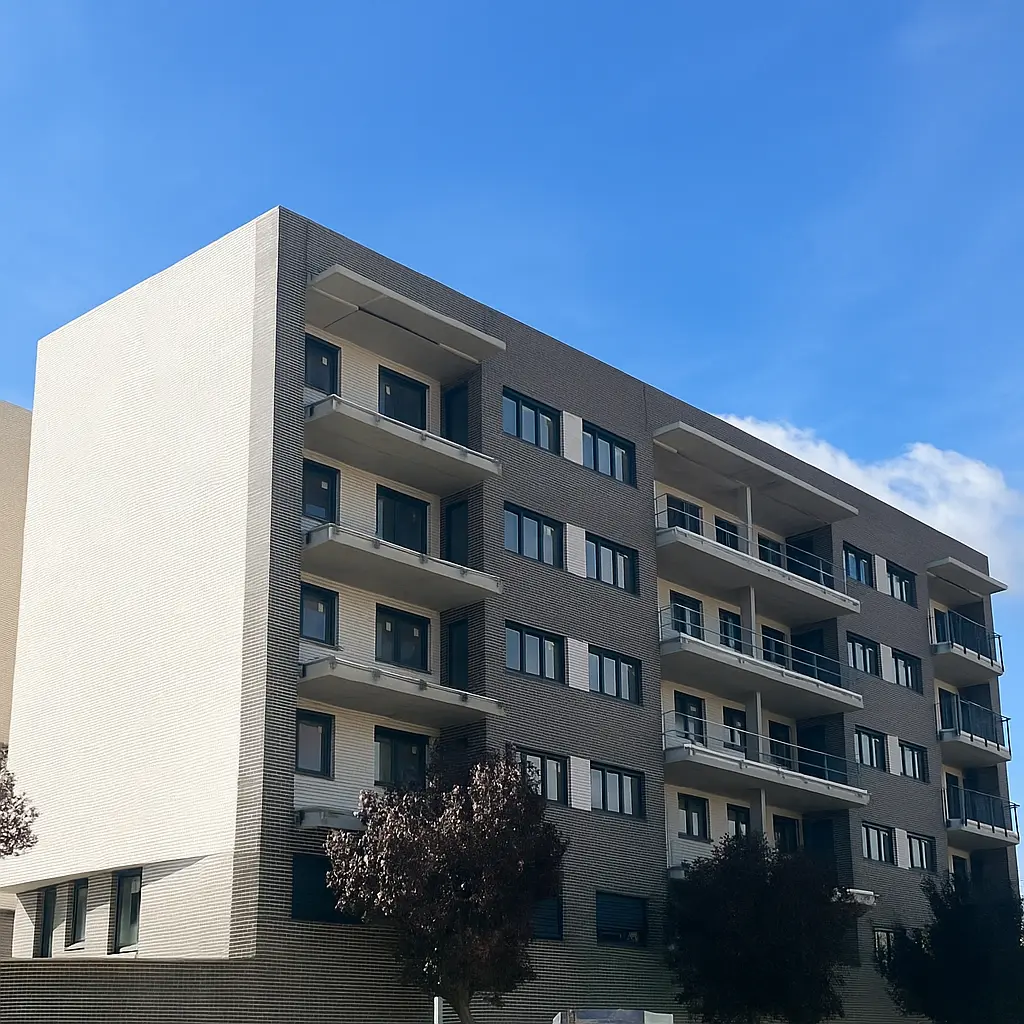 Fachada real - imagen retocada con IA