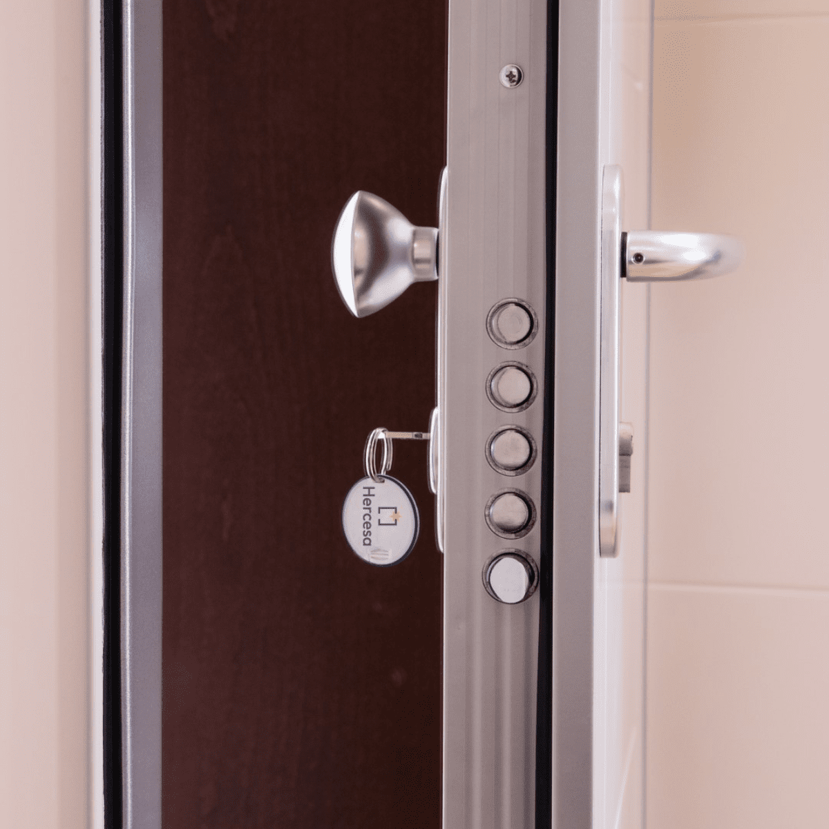 Puerta acorazada